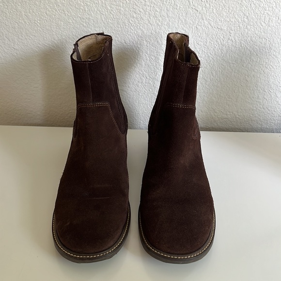 LL Bean Suede Chelsea Boots - Picture 2 of 5